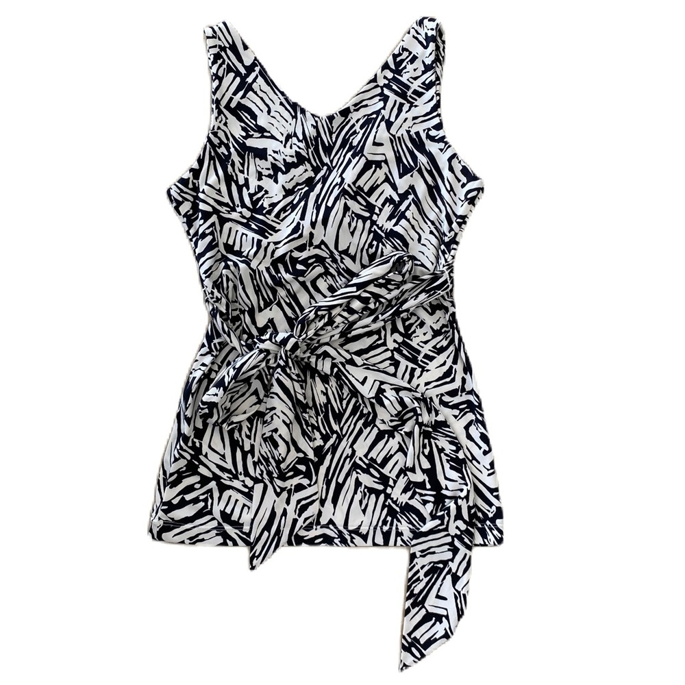 BCBG Maxazria tank top | Black & White short sleeve blouse